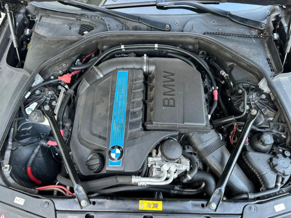 BMW ActiveHybrid 5 (57).jfif